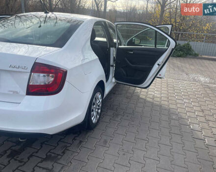 Білий Шкода Рапід, об'ємом двигуна 1.6 л та пробігом 158 тис. км за 8800 $, фото 4 на Automoto.ua