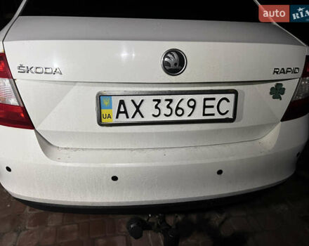 Белый Шкода Рапид, объемом двигателя 1.6 л и пробегом 248 тыс. км за 7000 $, фото 1 на Automoto.ua