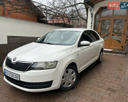 Белый Шкода Рапид, объемом двигателя 1.6 л и пробегом 209 тыс. км за 7100 $, фото 1 на Automoto.ua