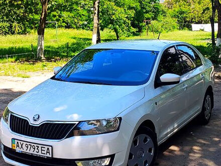 Шкода Рапид 2013 в Харькове на Automoto.ua Белый Шкода Рапид, объемом двигателя 1.2 л и пробегом 135 тыс. км за 8800 $, фото 1 на Automoto.ua