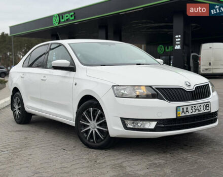 Белый Шкода Рапид, объемом двигателя 1.2 л и пробегом 310 тыс. км за 6500 $, фото 1 на Automoto.ua