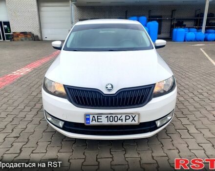 Белый Шкода Рапид, объемом двигателя 1.6 л и пробегом 300 тыс. км за 6999 $, фото 1 на Automoto.ua