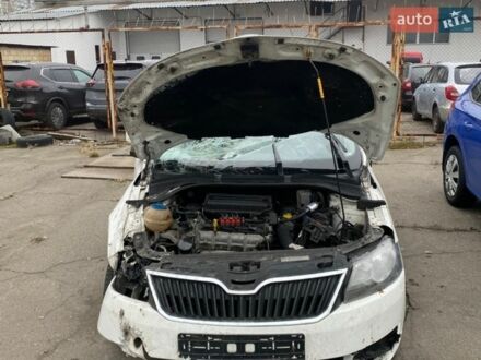 Белый Шкода Рапид, объемом двигателя 1.6 л и пробегом 300 тыс. км за 1999 $, фото 1 на Automoto.ua