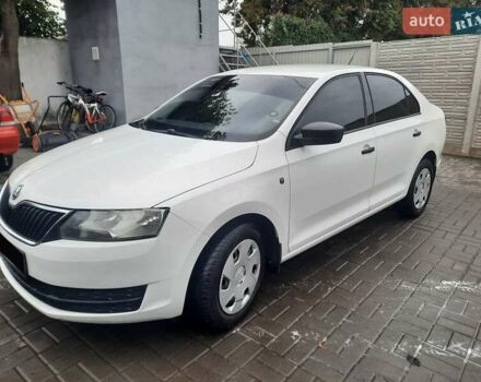 Шкода Рапид 2014 в Ровно на Automoto.ua Белый Шкода Рапид, объемом двигателя 1.2 л и пробегом 291 тыс. км за 7000 $, фото 1 на Automoto.ua