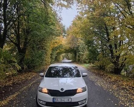 Белый Шкода Рапид, объемом двигателя 1.6 л и пробегом 350 тыс. км за 8760 $, фото 1 на Automoto.ua