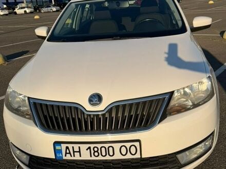 Белый Шкода Рапид, объемом двигателя 1.2 л и пробегом 180 тыс. км за 7100 $, фото 1 на Automoto.ua