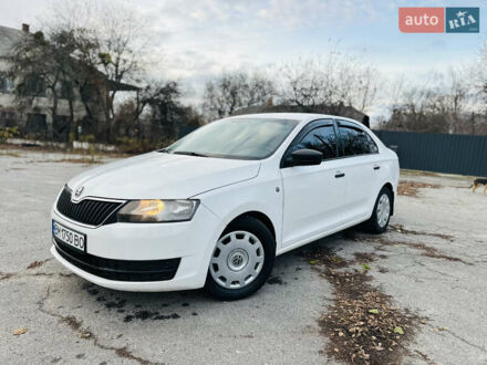 Белый Шкода Рапид, объемом двигателя 1.2 л и пробегом 65 тыс. км за 9300 $, фото 1 на Automoto.ua