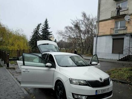 Белый Шкода Рапид, объемом двигателя 1.4 л и пробегом 228 тыс. км за 7500 $, фото 1 на Automoto.ua