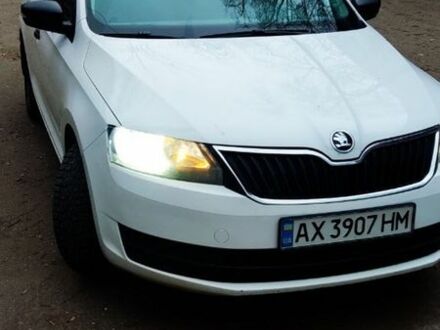 Белый Шкода Рапид, объемом двигателя 1.6 л и пробегом 200 тыс. км за 7600 $, фото 1 на Automoto.ua