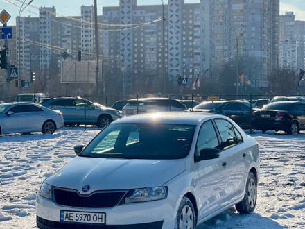 Шкода Рапід 2017 у Києві на Automoto.ua Білий Шкода Рапід, об'ємом двигуна 1.6 л та пробігом 200 тис. км за 7000 $, фото 1 на Automoto.ua