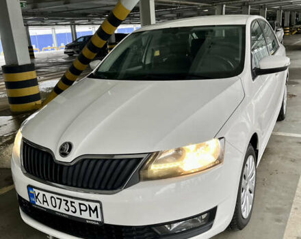 Белый Шкода Рапид, объемом двигателя 1.6 л и пробегом 143 тыс. км за 10400 $, фото 1 на Automoto.ua