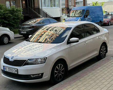 Белый Шкода Рапид, объемом двигателя 1.6 л и пробегом 160 тыс. км за 10000 $, фото 1 на Automoto.ua