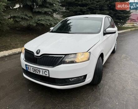 Белый Шкода Рапид, объемом двигателя 1.6 л и пробегом 226 тыс. км за 10000 $, фото 1 на Automoto.ua