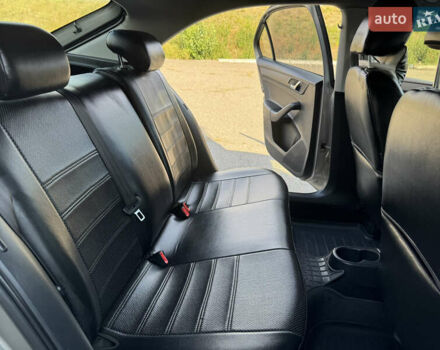 Бежевый Шкода Рапид, объемом двигателя 1.6 л и пробегом 269 тыс. км за 7900 $, фото 11 на Automoto.ua