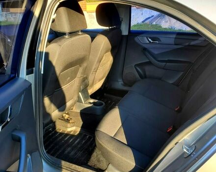 Бежевый Шкода Рапид, объемом двигателя 1.2 л и пробегом 0 тыс. км за 7000 $, фото 3 на Automoto.ua