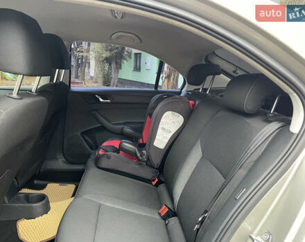 Бежевый Шкода Рапид, объемом двигателя 1.6 л и пробегом 230 тыс. км за 7999 $, фото 8 на Automoto.ua