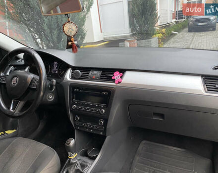 Бежевый Шкода Рапид, объемом двигателя 1.6 л и пробегом 185 тыс. км за 9000 $, фото 10 на Automoto.ua