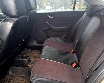 Бежевый Шкода Рапид, объемом двигателя 1.6 л и пробегом 181 тыс. км за 3800 $, фото 3 на Automoto.ua