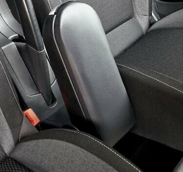 Бежевый Шкода Рапид, объемом двигателя 1.2 л и пробегом 78 тыс. км за 9270 $, фото 33 на Automoto.ua