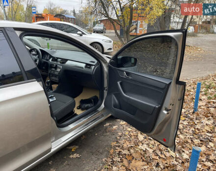 Бежевый Шкода Рапид, объемом двигателя 1.6 л и пробегом 230 тыс. км за 7999 $, фото 12 на Automoto.ua