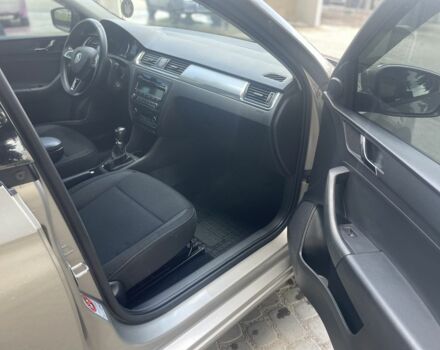 Бежевий Шкода Рапід, об'ємом двигуна 1.2 л та пробігом 160 тис. км за 7500 $, фото 6 на Automoto.ua