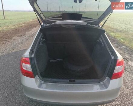 Бежевий Шкода Рапід, об'ємом двигуна 1.6 л та пробігом 76 тис. км за 8500 $, фото 9 на Automoto.ua