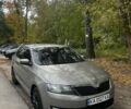 Бежевый Шкода Рапид, объемом двигателя 1.2 л и пробегом 193 тыс. км за 7100 $, фото 1 на Automoto.ua