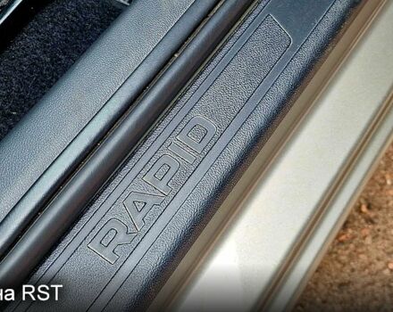 Бежевый Шкода Рапид, объемом двигателя 1.2 л и пробегом 78 тыс. км за 9370 $, фото 6 на Automoto.ua