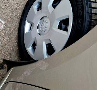 Бежевий Шкода Рапід, об'ємом двигуна 1.2 л та пробігом 78 тис. км за 9200 $, фото 10 на Automoto.ua