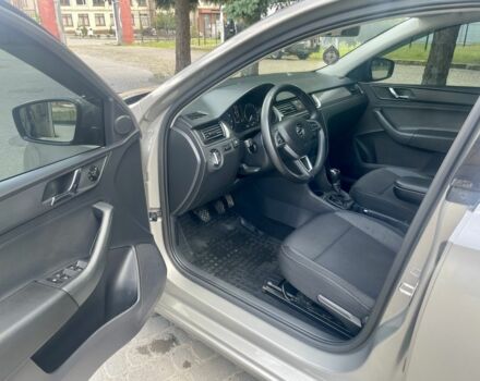 Бежевий Шкода Рапід, об'ємом двигуна 1.2 л та пробігом 160 тис. км за 7500 $, фото 4 на Automoto.ua