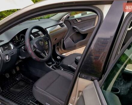 Бежевый Шкода Рапид, объемом двигателя 1.2 л и пробегом 78 тыс. км за 9270 $, фото 27 на Automoto.ua