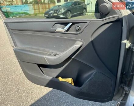 Бежевий Шкода Рапід, об'ємом двигуна 1.2 л та пробігом 131 тис. км за 7200 $, фото 4 на Automoto.ua