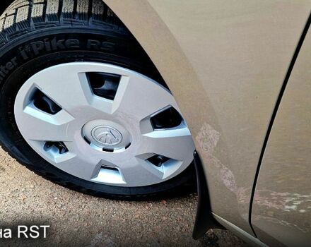 Бежевый Шкода Рапид, объемом двигателя 1.2 л и пробегом 78 тыс. км за 9370 $, фото 4 на Automoto.ua