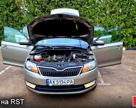 Бежевый Шкода Рапид, объемом двигателя 1.2 л и пробегом 78 тыс. км за 9370 $, фото 7 на Automoto.ua