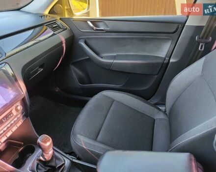 Бежевый Шкода Рапид, объемом двигателя 1.6 л и пробегом 206 тыс. км за 8900 $, фото 20 на Automoto.ua