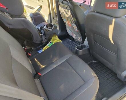 Бежевый Шкода Рапид, объемом двигателя 1.6 л и пробегом 206 тыс. км за 8900 $, фото 23 на Automoto.ua