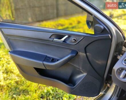 Бежевый Шкода Рапид, объемом двигателя 1.6 л и пробегом 206 тыс. км за 8900 $, фото 14 на Automoto.ua