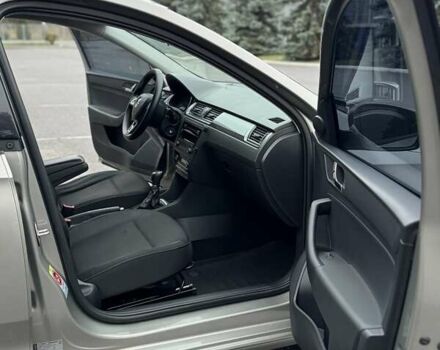 Бежевий Шкода Рапід, об'ємом двигуна 1.6 л та пробігом 187 тис. км за 8500 $, фото 49 на Automoto.ua