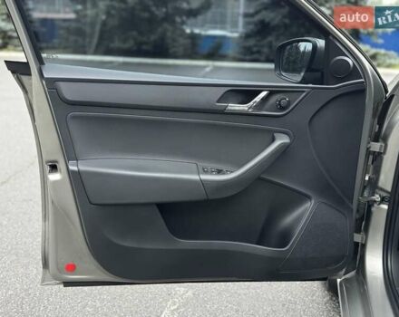 Бежевий Шкода Рапід, об'ємом двигуна 1.6 л та пробігом 187 тис. км за 8500 $, фото 22 на Automoto.ua