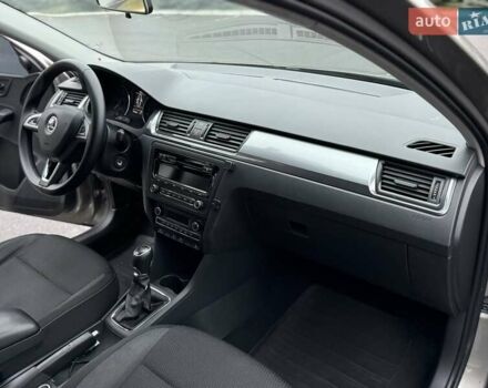 Бежевий Шкода Рапід, об'ємом двигуна 1.6 л та пробігом 187 тис. км за 8500 $, фото 53 на Automoto.ua