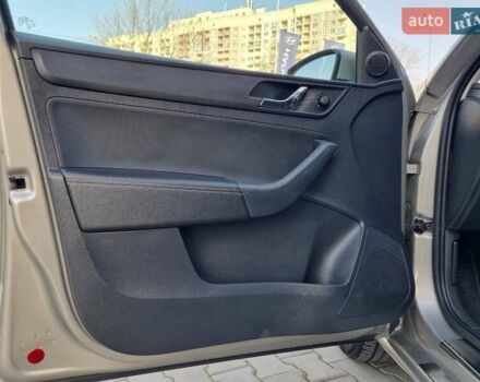 Бежевий Шкода Рапід, об'ємом двигуна 1.2 л та пробігом 231 тис. км за 7900 $, фото 17 на Automoto.ua