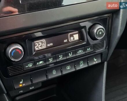 Бежевий Шкода Рапід, об'ємом двигуна 1.2 л та пробігом 231 тис. км за 7900 $, фото 34 на Automoto.ua