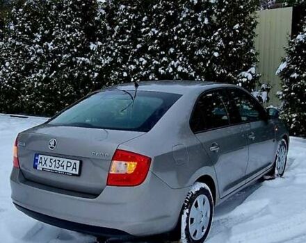 Бежевий Шкода Рапід, об'ємом двигуна 1.2 л та пробігом 82 тис. км за 8760 $, фото 1 на Automoto.ua