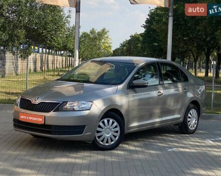 Бежевый Шкода Рапид, объемом двигателя 1.6 л и пробегом 166 тыс. км за 9900 $, фото 1 на Automoto.ua