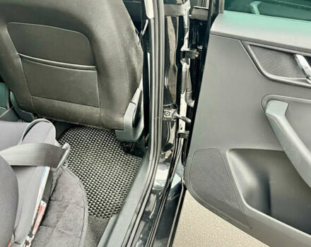 Черный Шкода Рапид, объемом двигателя 1.4 л и пробегом 214 тыс. км за 10600 $, фото 13 на Automoto.ua