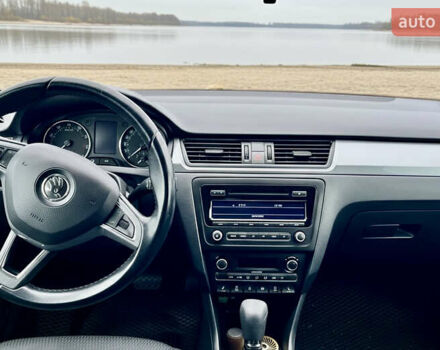 Черный Шкода Рапид, объемом двигателя 1.4 л и пробегом 214 тыс. км за 10600 $, фото 5 на Automoto.ua