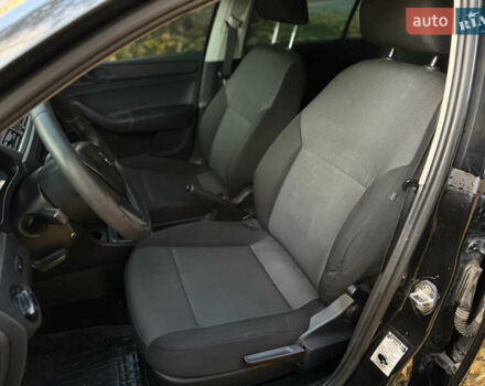 Шкода Рапид 2015 в Тернополе на Automoto.ua Черный Шкода Рапид, объемом двигателя 1.6 л и пробегом 260 тыс. км за 7999 $, фото 8 на Automoto.ua