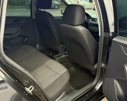 Чорний Шкода Рапід, об'ємом двигуна 1.6 л та пробігом 261 тис. км за 6500 $, фото 4 на Automoto.ua