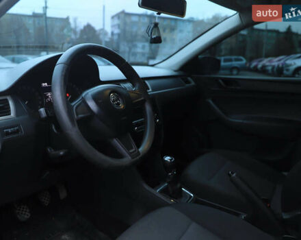 Чорний Шкода Рапід, об'ємом двигуна 1.6 л та пробігом 261 тис. км за 6500 $, фото 5 на Automoto.ua