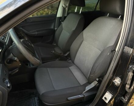 Черный Шкода Рапид, объемом двигателя 1.6 л и пробегом 260 тыс. км за 7200 $, фото 12 на Automoto.ua